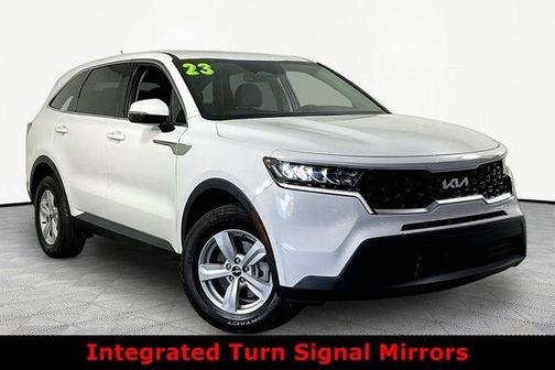Glacial White Pearl 2023 Kia Sorento LX