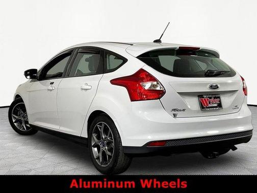 Oxford White 2014 Ford Focus SE