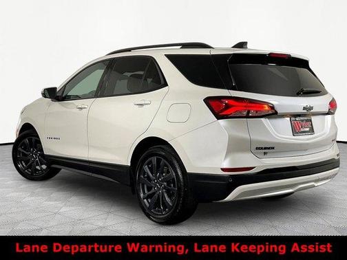 Iridescent Pearl Tricoat 2024 Chevrolet Equinox RS
