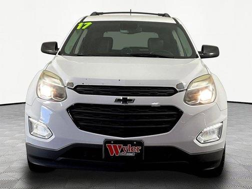 Summit White 2017 Chevrolet Equinox LT