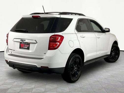 Summit White 2017 Chevrolet Equinox LT