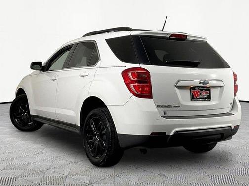 Summit White 2017 Chevrolet Equinox LT