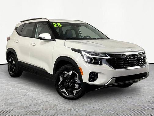 Snow White Pearl 2025 Kia Seltos S