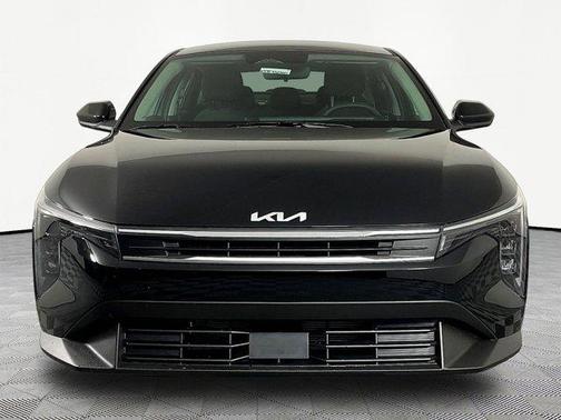 Aurora Black Pearl 2026 Kia K4 LX