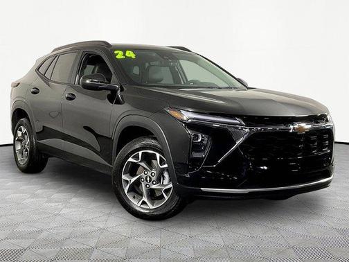 Mosaic Black Metallic 2024 Chevrolet Trax LT