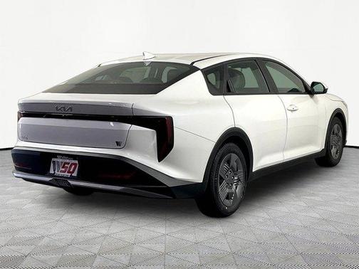 Snow White Pearl 2026 Kia K4 LX