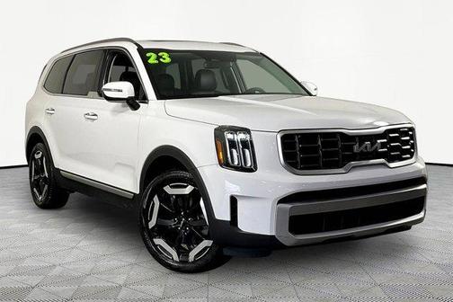 Glacial White Pearl 2023 Kia Telluride S
