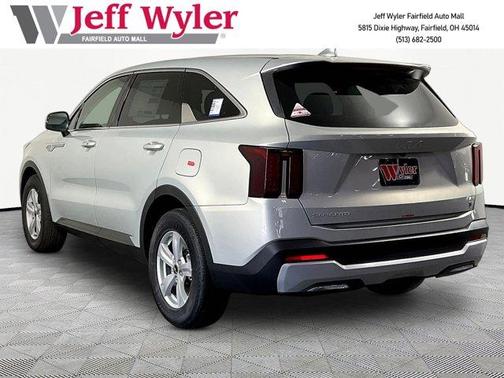 Ivory Silver 2026 Kia Sorento LX