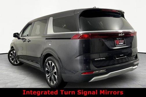Metal 2024 Kia Carnival EX