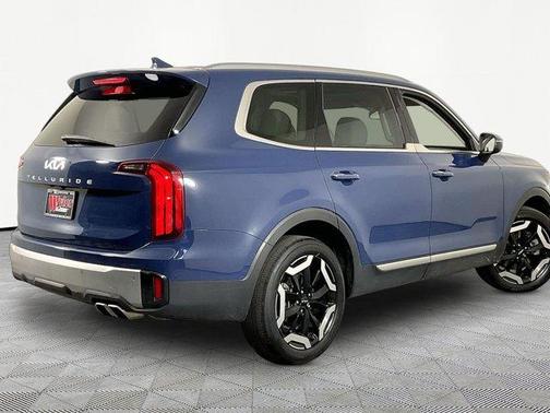 Midnight Black 2023 Kia Telluride S