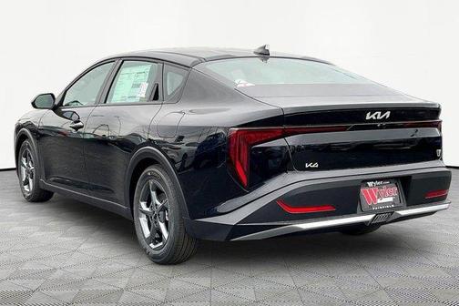 Aurora Black Pearl 2026 Kia K4 LXS