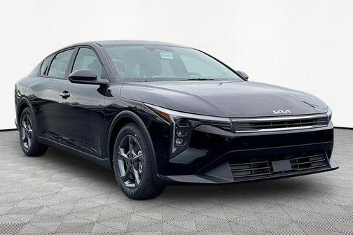 Aurora Black Pearl 2026 Kia K4 LXS