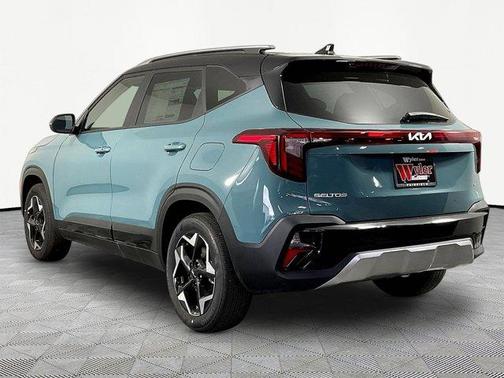 Blue / Black 2026 Kia Seltos S