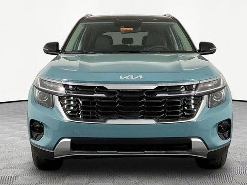 Blue / Black 2026 Kia Seltos S