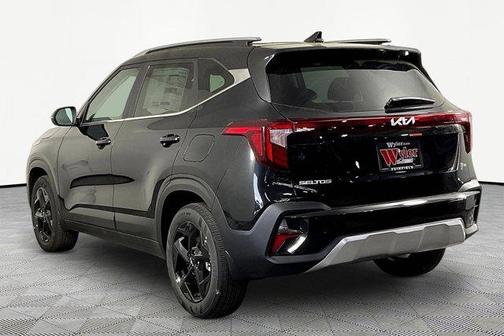 Fusion Orange 2026 Kia Seltos EX