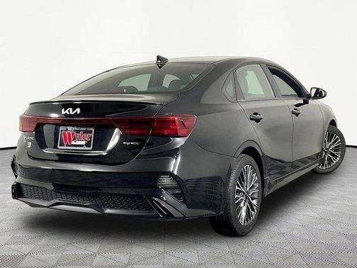 Aurora Black 2024 Kia Forte GT-Line