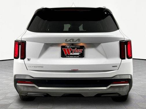 Glacial White Pearl 2026 Kia Sorento S