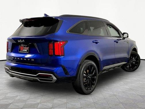Sapphire Blue 2022 Kia Sorento SX