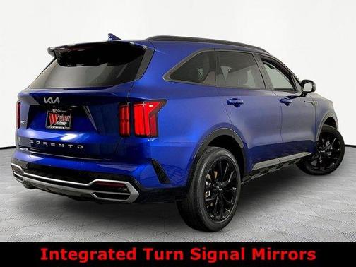 Sapphire Blue 2022 Kia Sorento SX