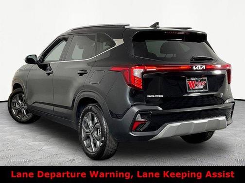 Fusion Orange 2024 Kia Seltos S