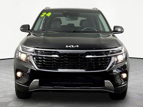 Fusion Orange 2024 Kia Seltos S
