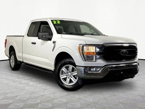 Oxford White 2022 Ford F-150 XLT