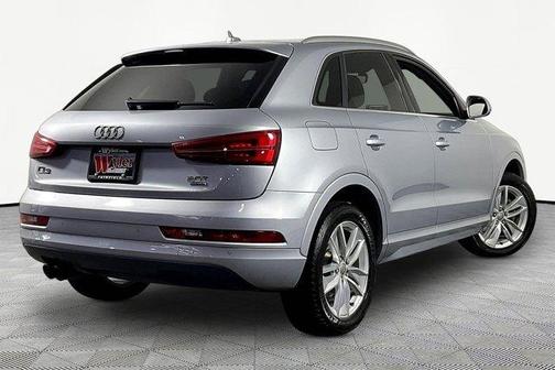 Florett Silver Metallic 2017 Audi Q3 2.0T Premium Plus