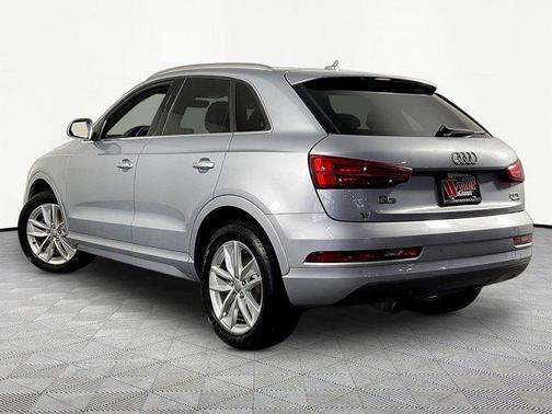 Florett Silver Metallic 2017 Audi Q3 2.0T Premium Plus