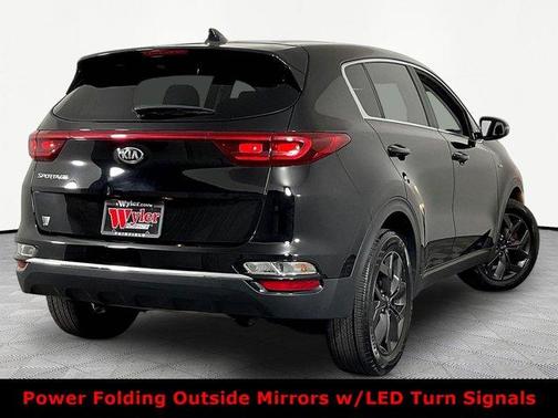 Black Cherry 2022 Kia Sportage LX