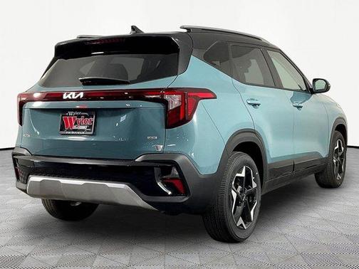 Blue / Black 2026 Kia Seltos S