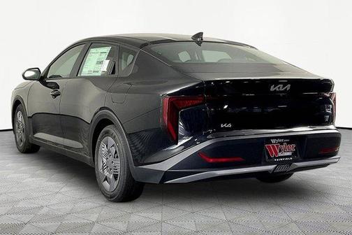 Aurora Black Pearl 2026 Kia K4 LX