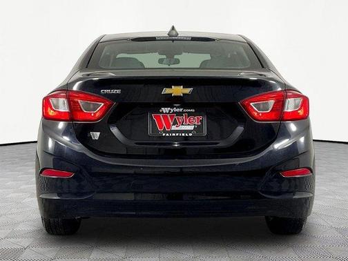 Mosaic Black Metallic 2019 Chevrolet Cruze LS