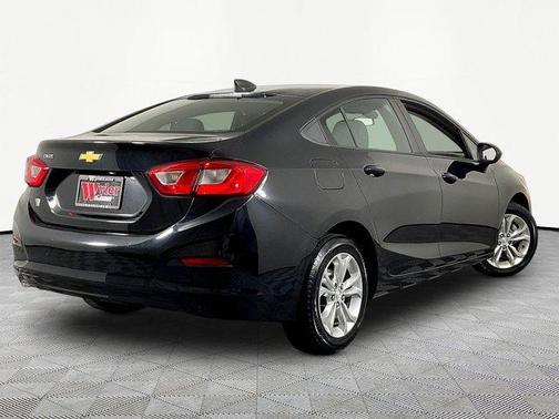 Mosaic Black Metallic 2019 Chevrolet Cruze LS