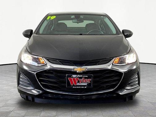 Mosaic Black Metallic 2019 Chevrolet Cruze LS