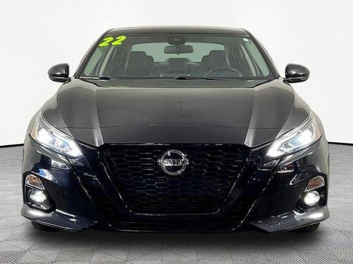 Black 2022 Nissan Altima 2.5 SR