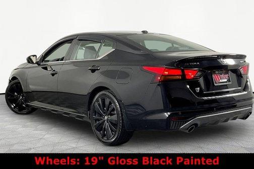 Black 2022 Nissan Altima 2.5 SR