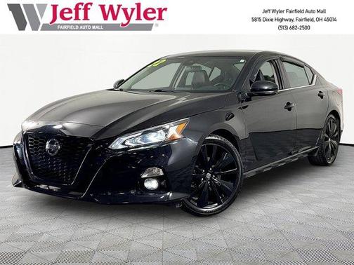 Black 2022 Nissan Altima 2.5 SR