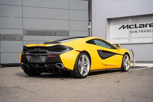 2017 McLaren 570GT Base