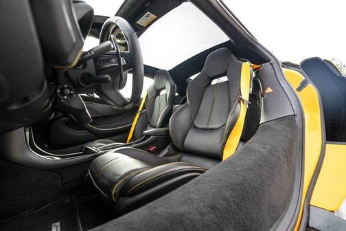 2017 McLaren 570GT Base