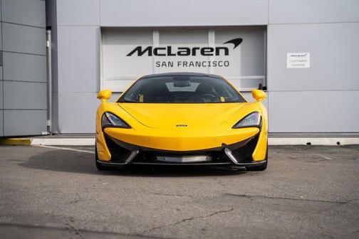 2017 McLaren 570GT Base