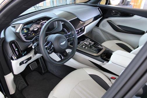 Onyx Black 2025 Aston Martin DBX 707