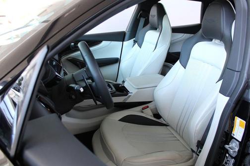 Onyx Black 2025 Aston Martin DBX 707