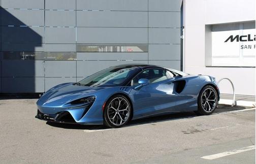 2026 McLaren Artura Performance