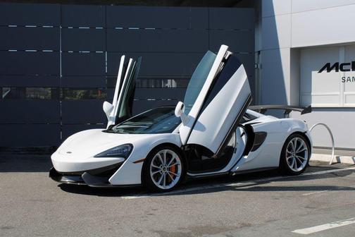 2018 McLaren 570S Base