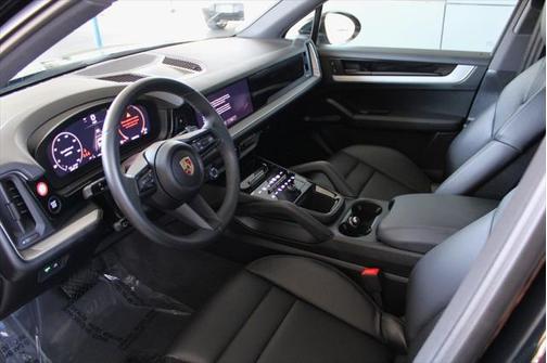 2024 Porsche Cayenne Base