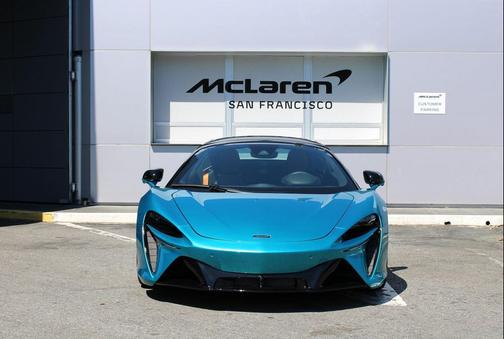 2026 McLaren Artura 