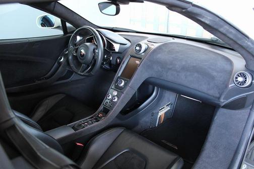 2014 McLaren MP4-12C Base