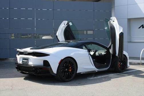 2023 McLaren GT Base