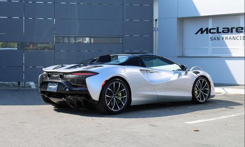 2026 McLaren Artura 