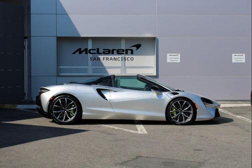 2026 McLaren Artura 